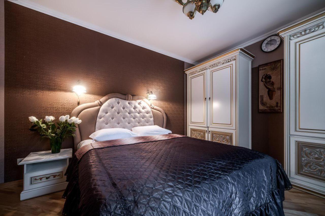 Apartamenty On Kryvonosa Lviv Exteriör bild