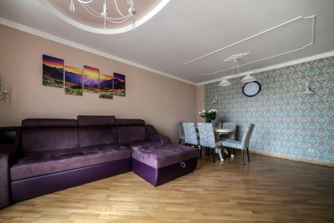 Apartamenty On Kryvonosa Lviv Exteriör bild