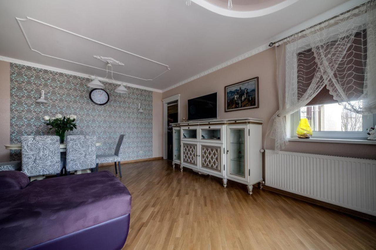 Apartamenty On Kryvonosa Lviv Exteriör bild