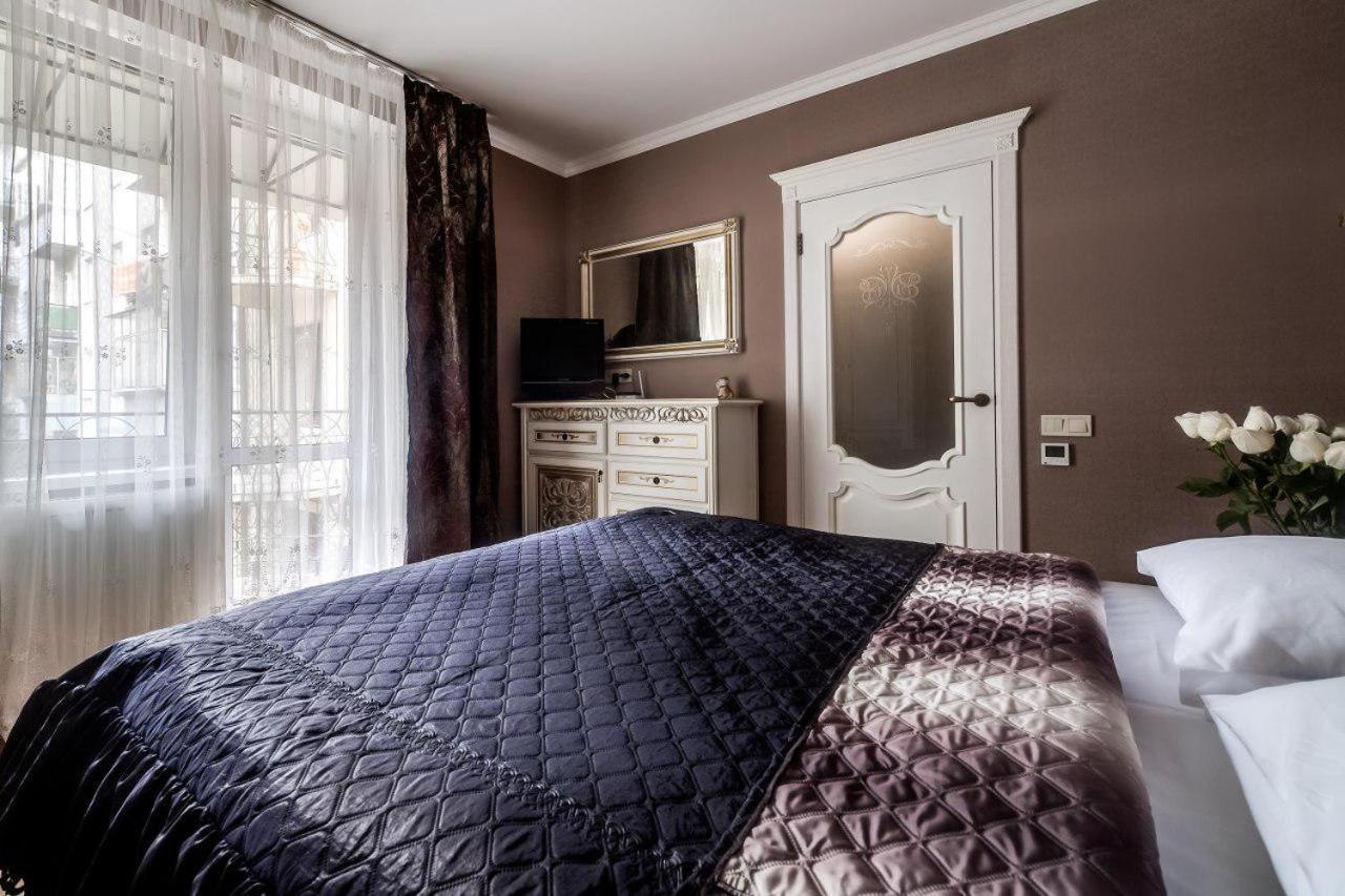 Apartamenty On Kryvonosa Lviv Exteriör bild